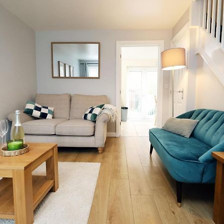 Relaxing 2-Bed Coastal Escape In Port Talbot Exterior foto