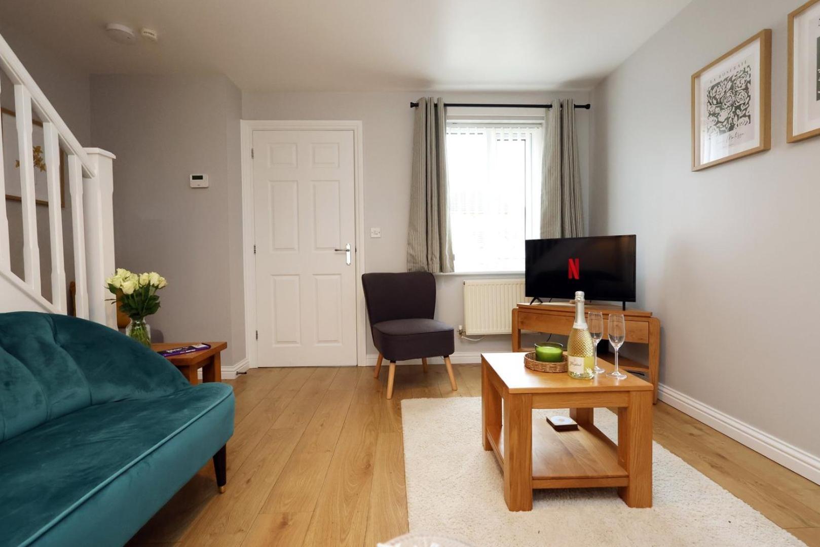 Relaxing 2-Bed Coastal Escape In Port Talbot Exterior foto
