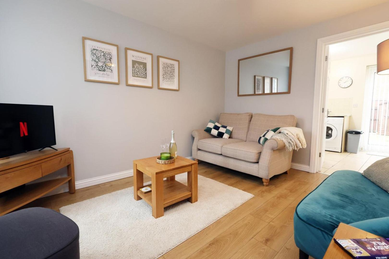 Relaxing 2-Bed Coastal Escape In Port Talbot Exterior foto