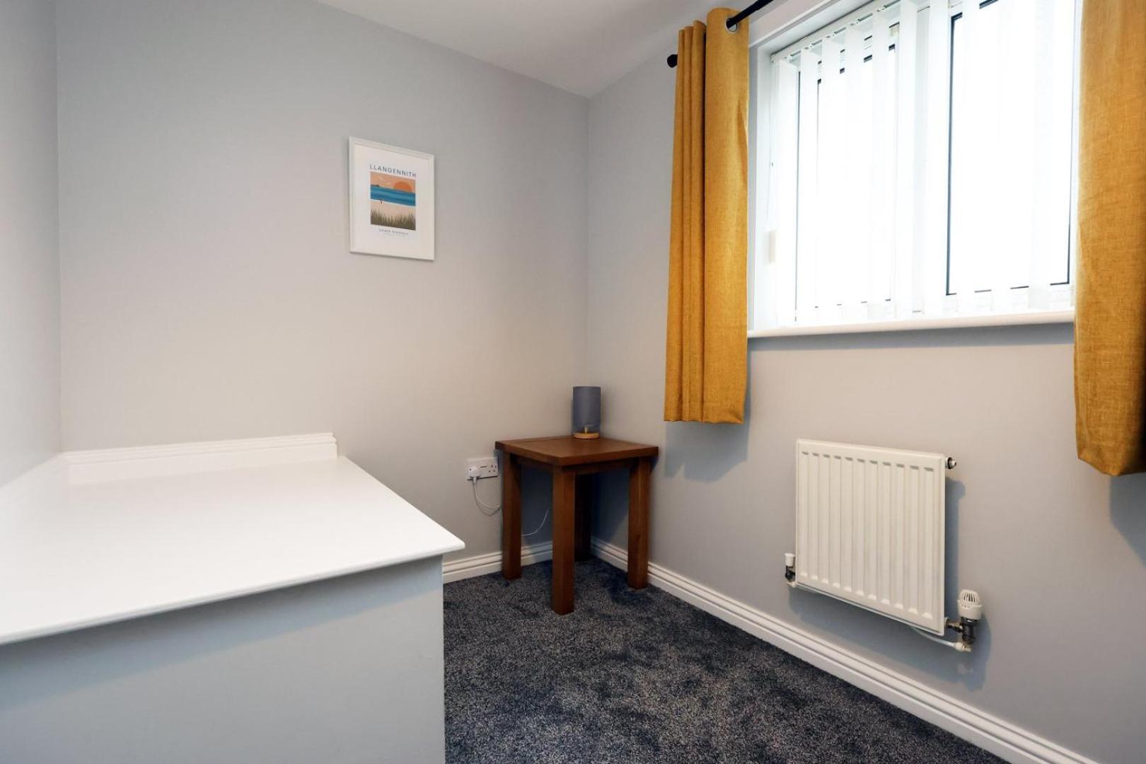 Relaxing 2-Bed Coastal Escape In Port Talbot Exterior foto
